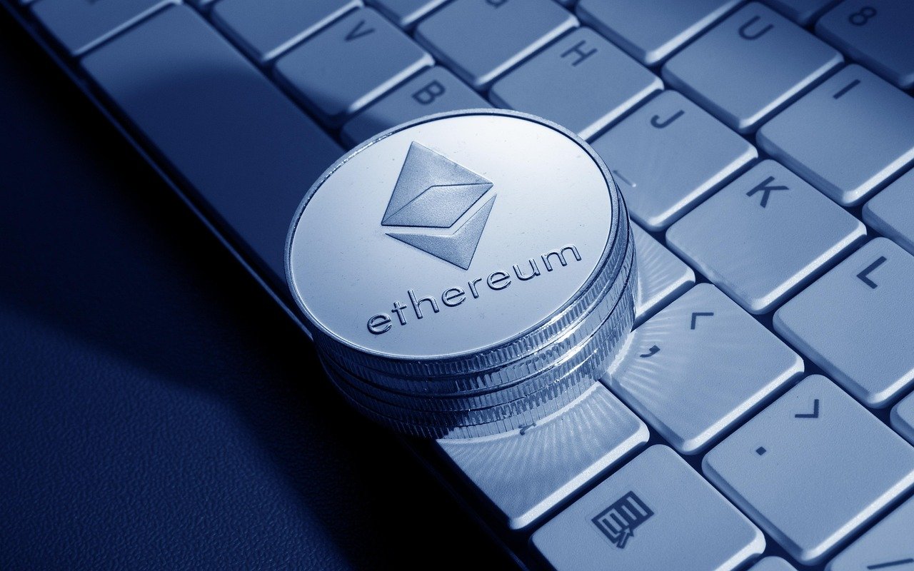 wp header logo 1661 Ethereum Falls Behind Solana In Major Metric, Is Altcoin Season At Risk?