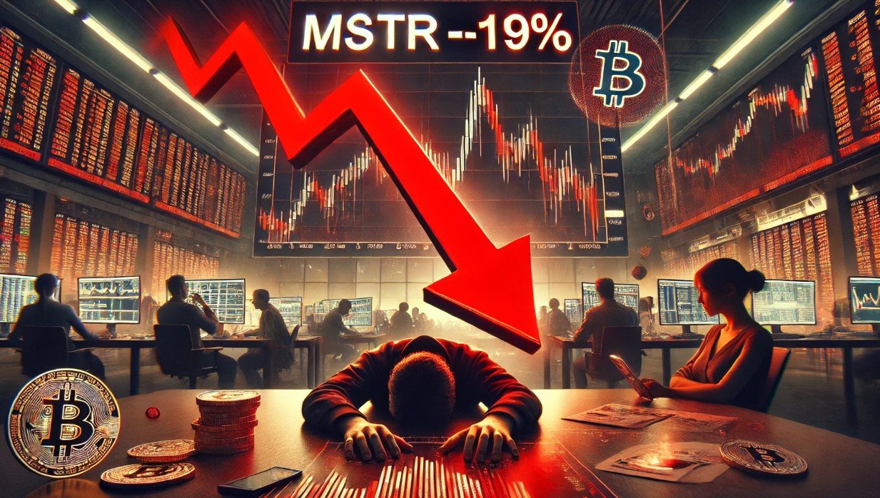 wp header logo 2212 Bearish Forecast: Strategy (MSTR) Stock Slides 19%, Analyst Expects Further Declines